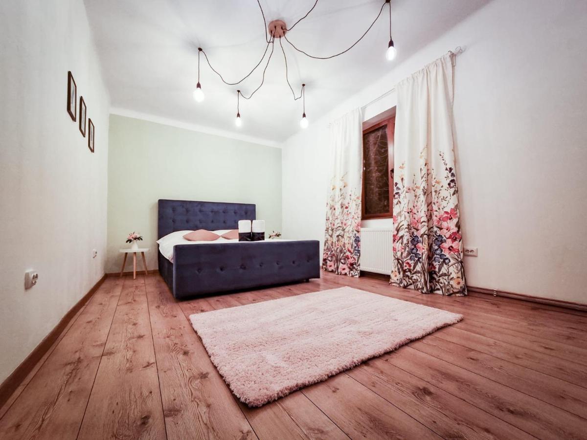 Home Central Apartment บราชอฟ ภายนอก รูปภาพ